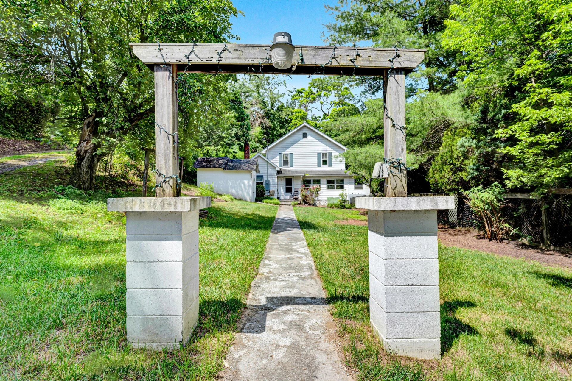 5951 Roanoke RD - Photo 3