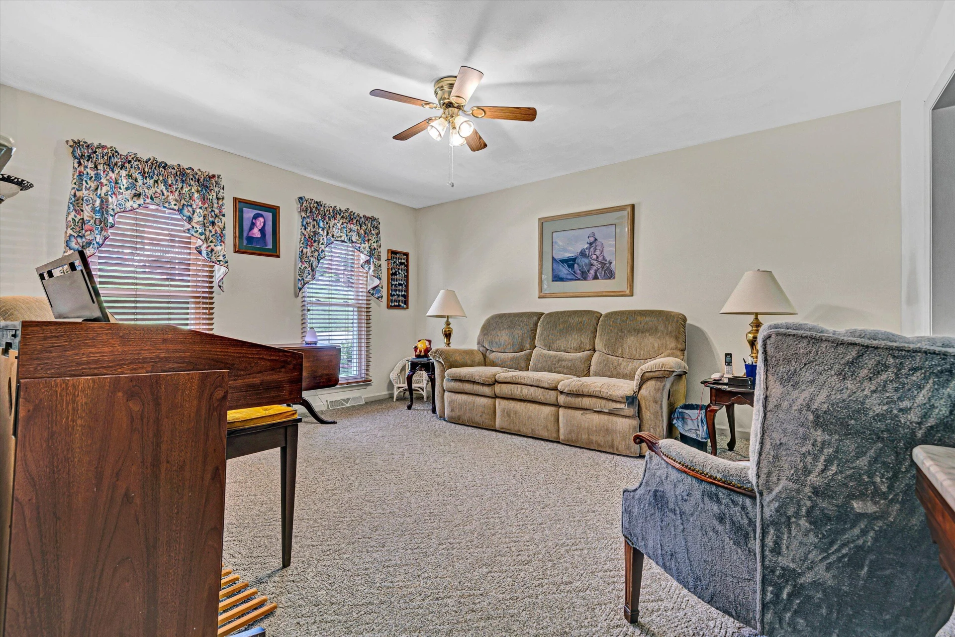 1124 Pedigo LN - Photo 5