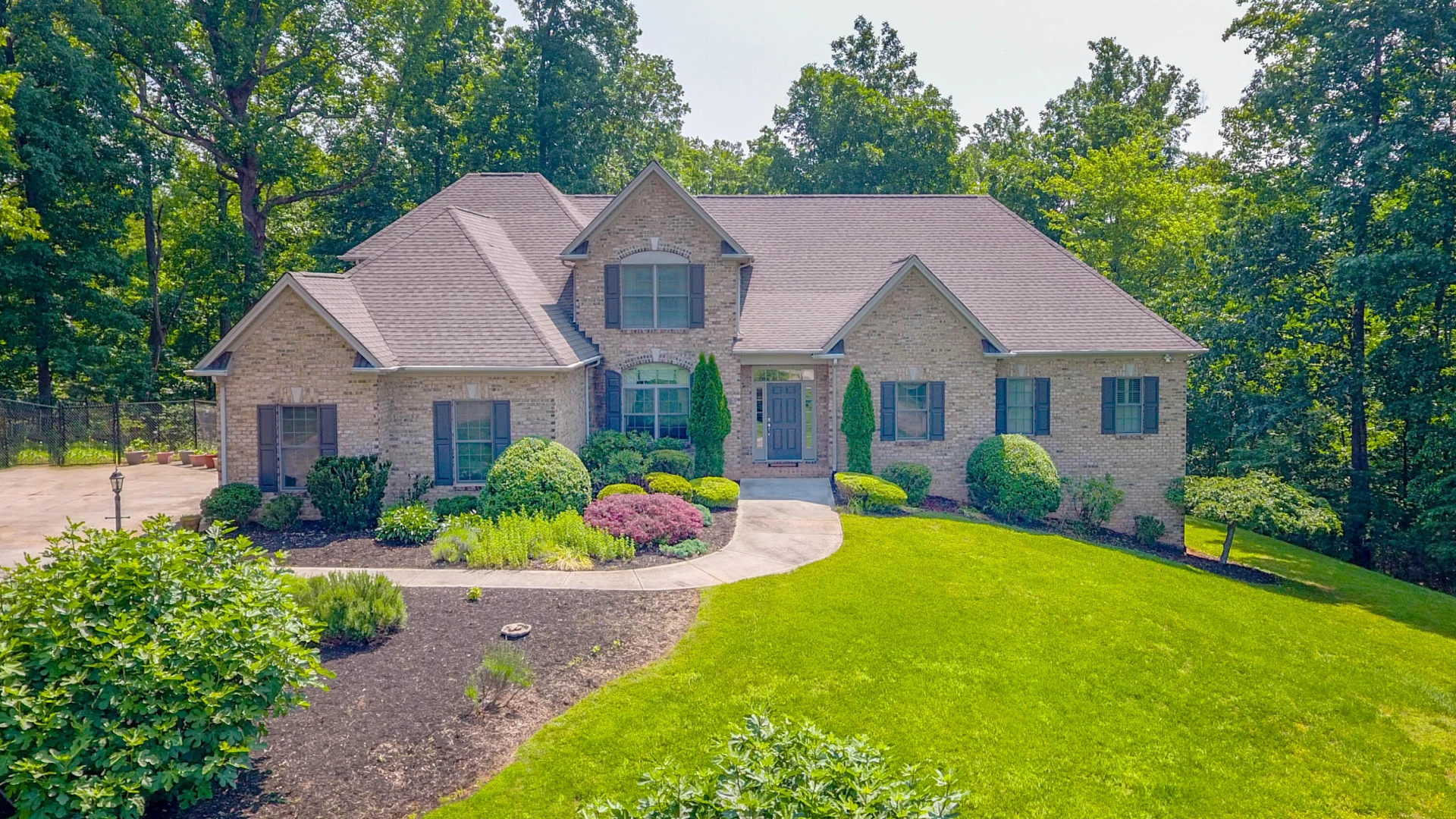 323 Hayfield DR - Photo 2