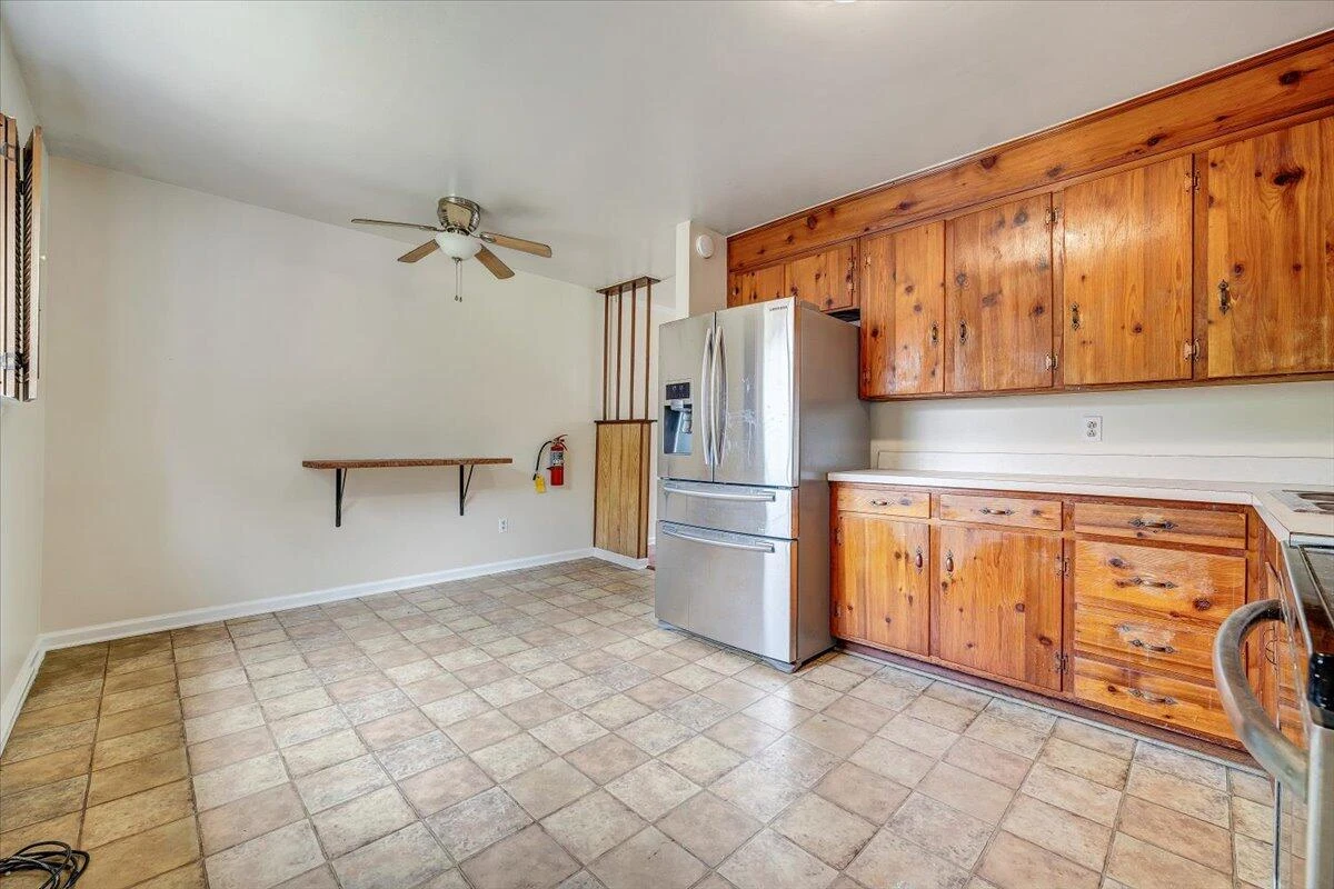 618 GLADIES ST - Photo 11