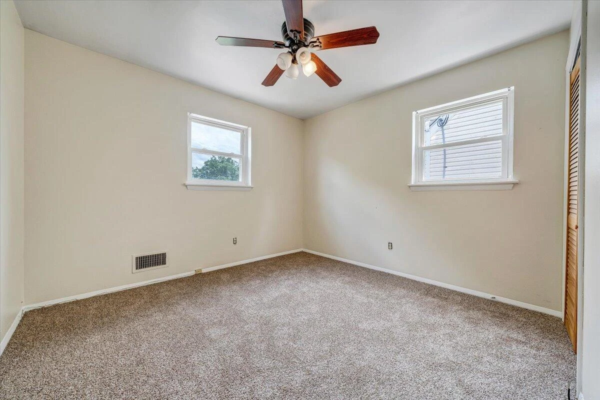 618 GLADIES ST - Photo 13