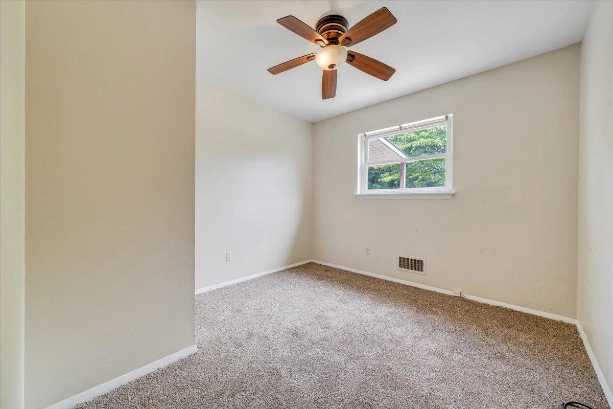 618 GLADIES ST - Photo 15