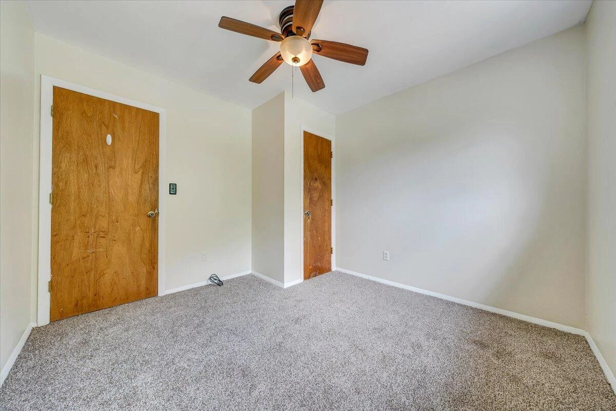 618 GLADIES ST - Photo 16