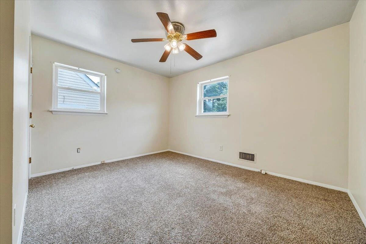 618 GLADIES ST - Photo 17