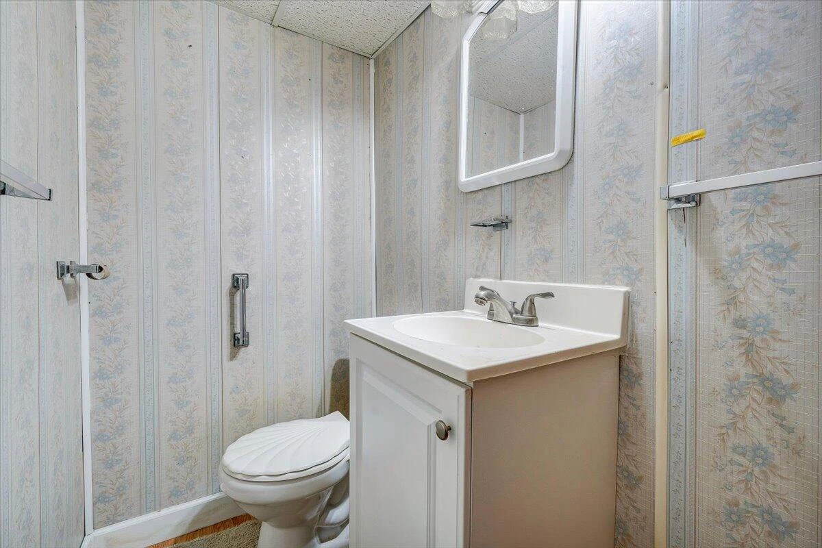 618 GLADIES ST - Photo 19