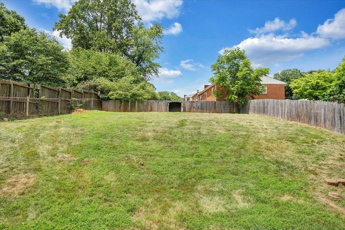 618 GLADIES ST - Photo 28