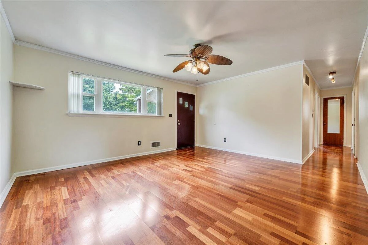 618 GLADIES ST - Photo 3