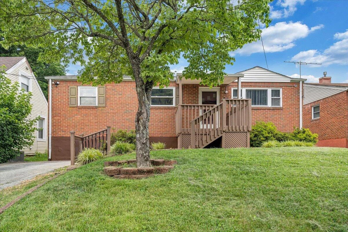 618 GLADIES ST - Photo 30