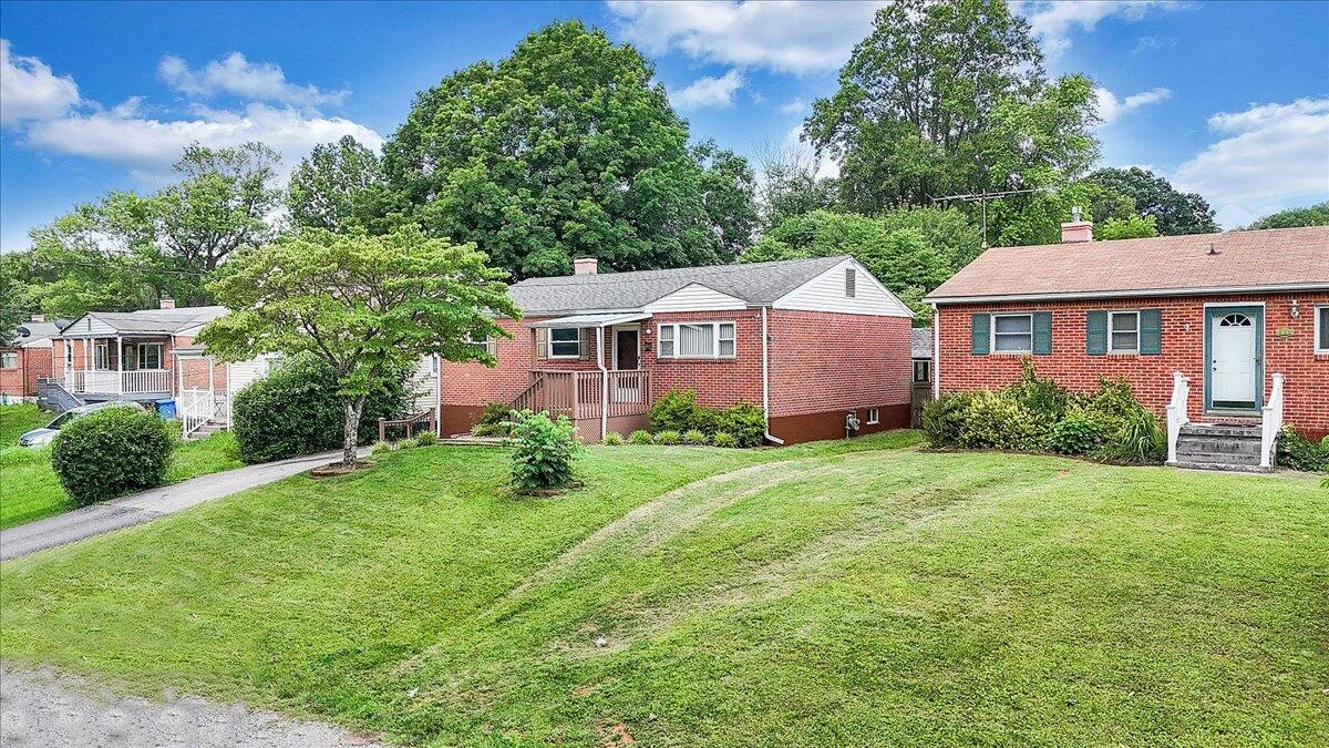 618 GLADIES ST - Photo 31