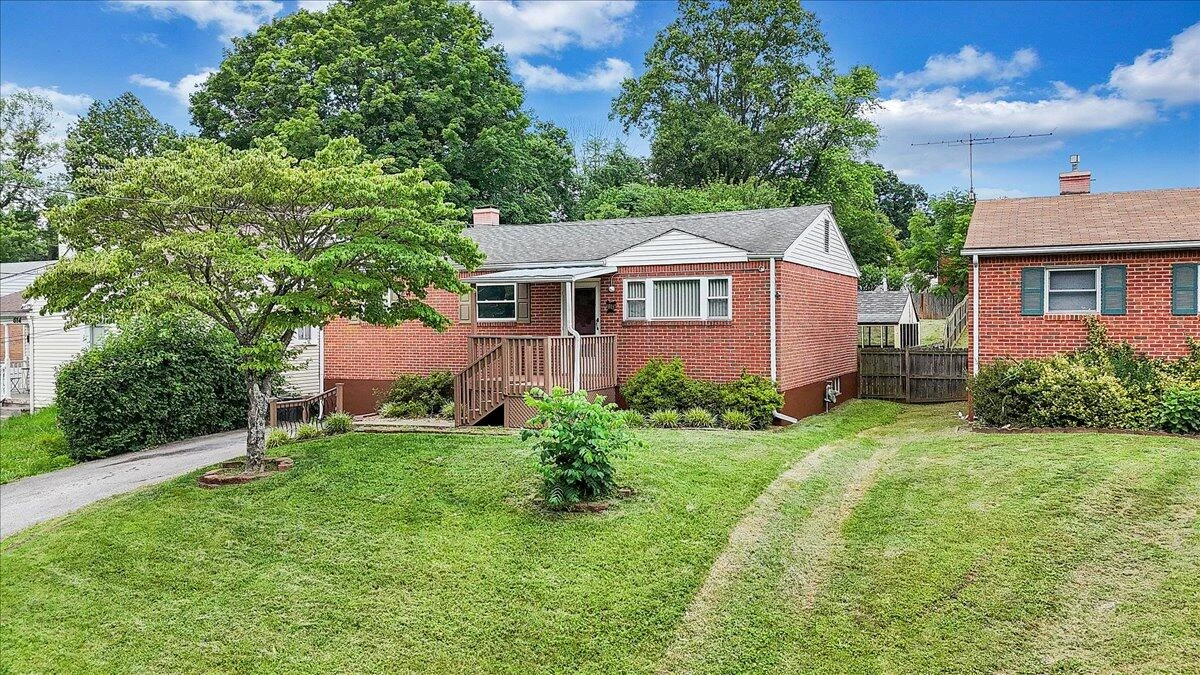 618 GLADIES ST - Photo 33