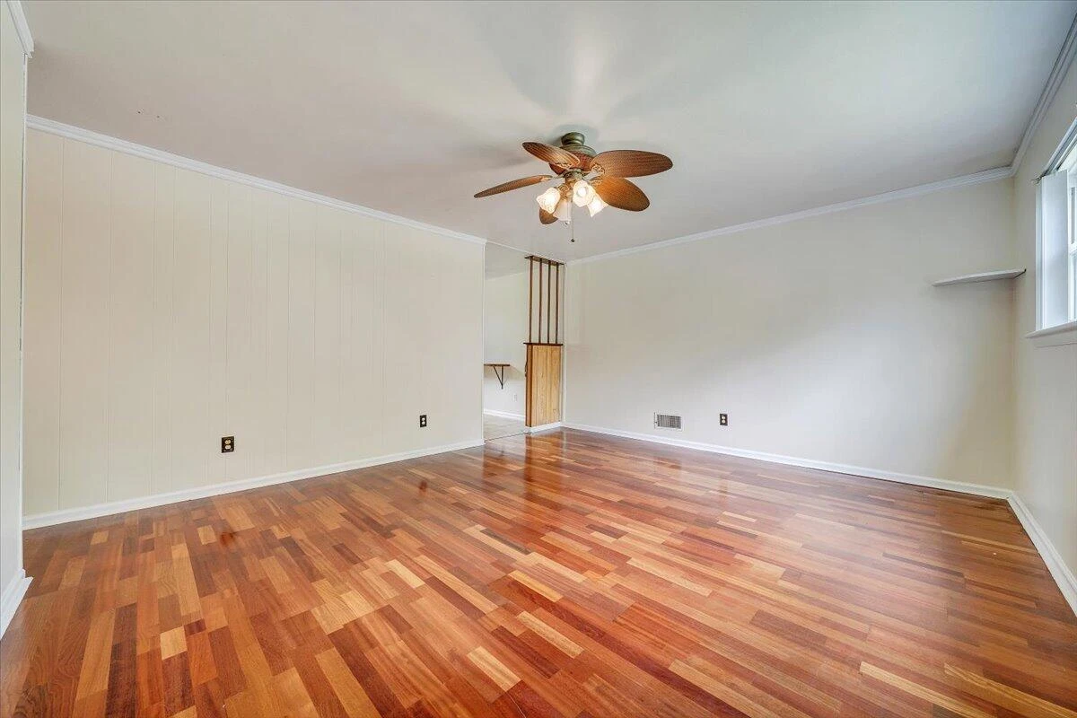 618 GLADIES ST - Photo 5