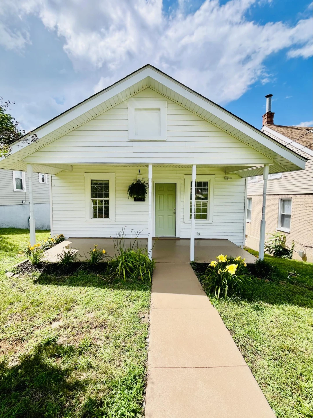 1138 Murray AVE - Photo 2