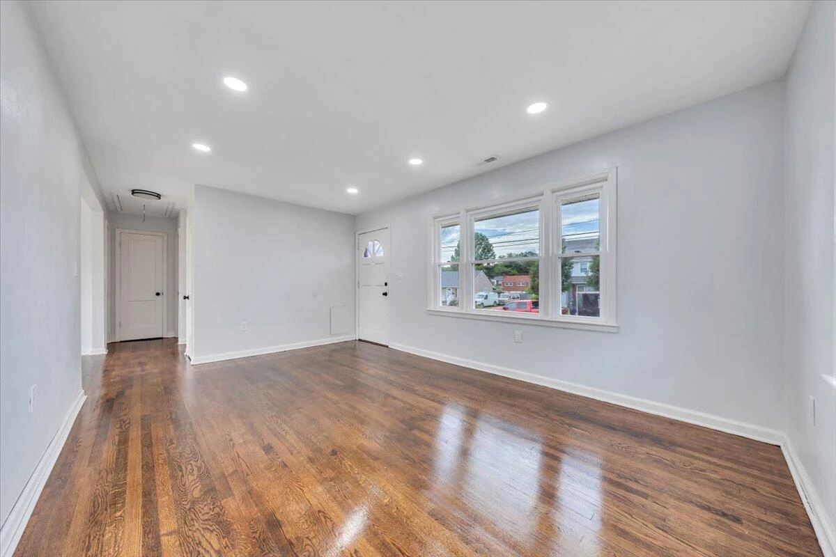 3117 Oaklawn AVE - Photo 9