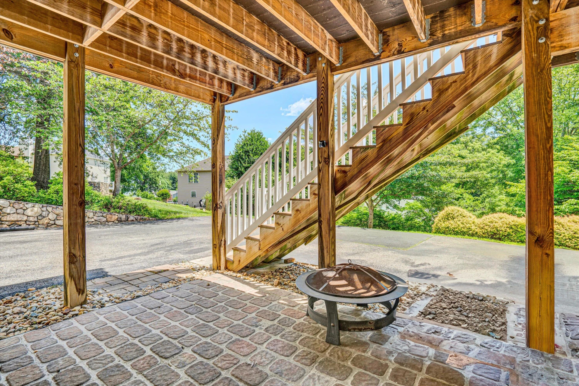 610 Crystal Anne LN - Photo 58