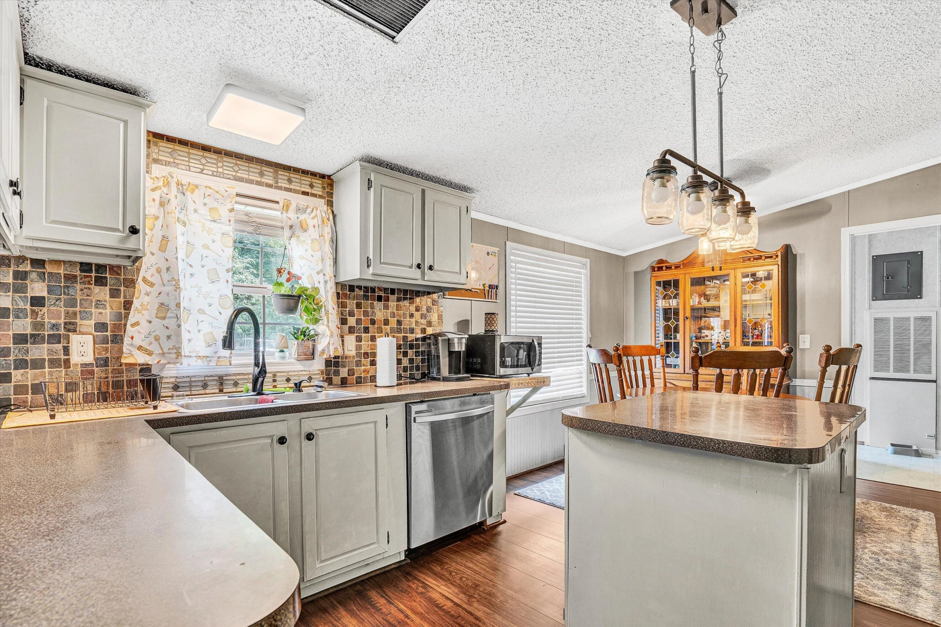 2025 Coles Creek RD - Photo 17