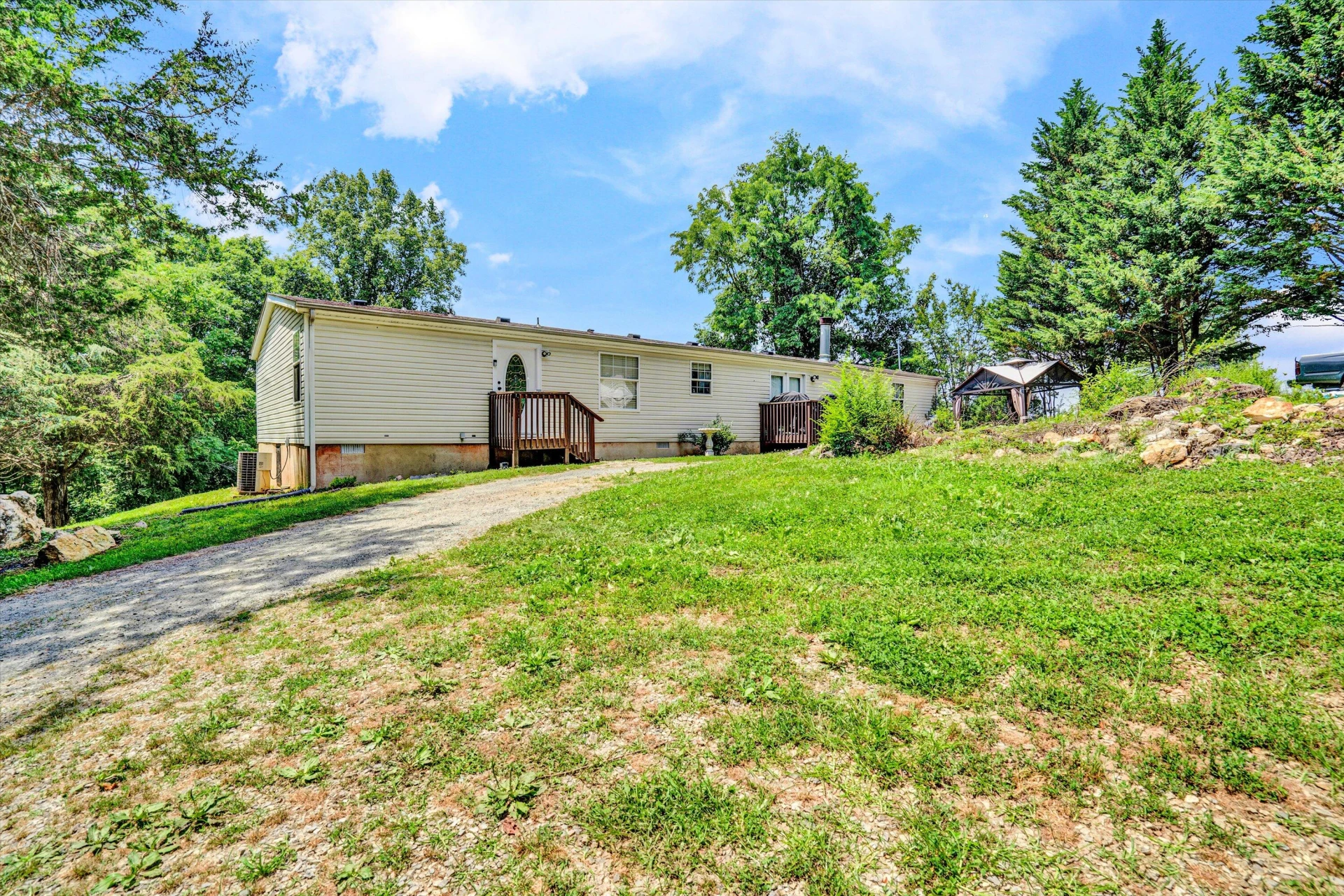 2025 Coles Creek RD - Photo 27
