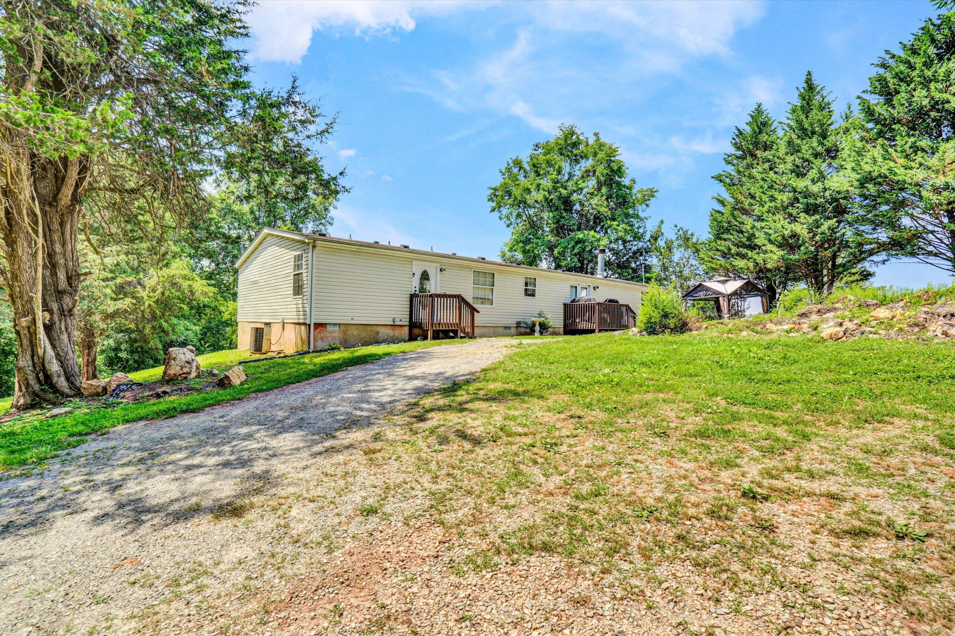 2025 Coles Creek RD - Photo 29