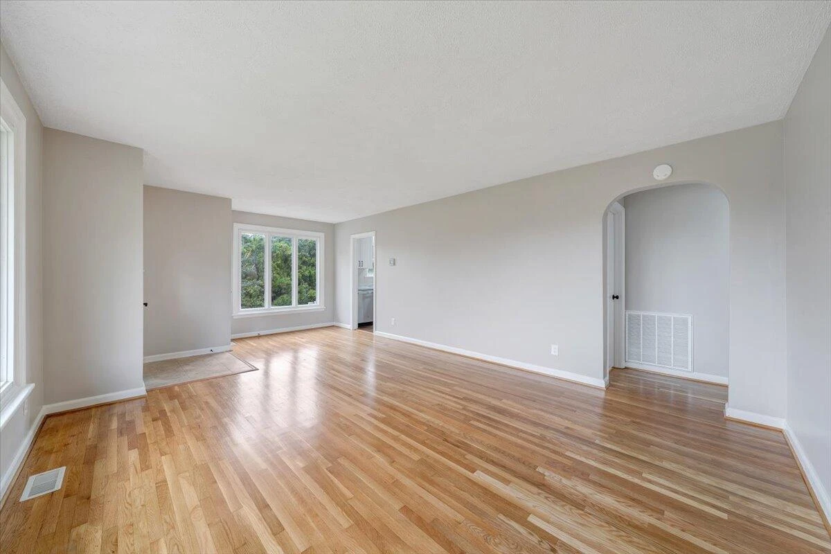 1709 Coveland DR - Photo 5