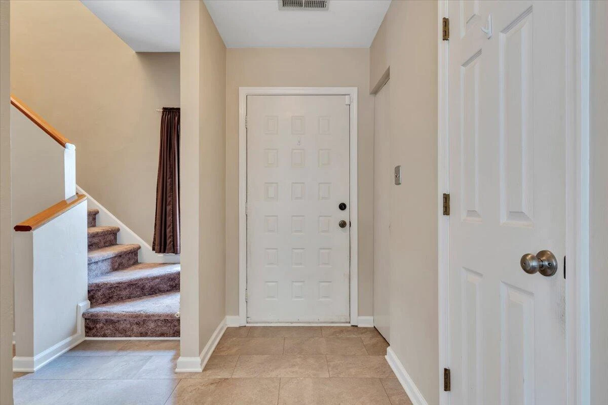 3341 Fort Lewis CIR - Photo 3