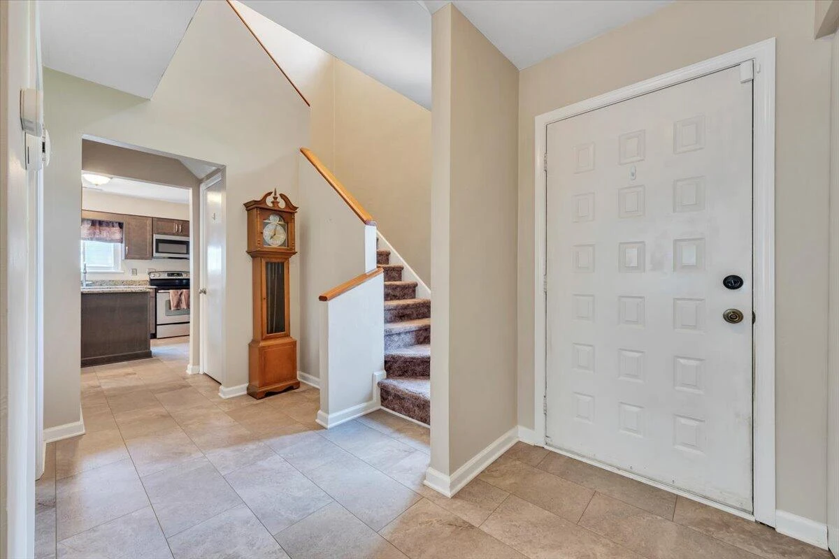3341 Fort Lewis CIR - Photo 4