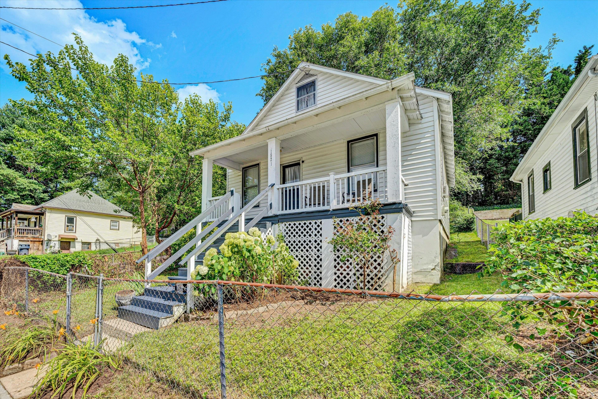 1521 Church AVE - Photo 3