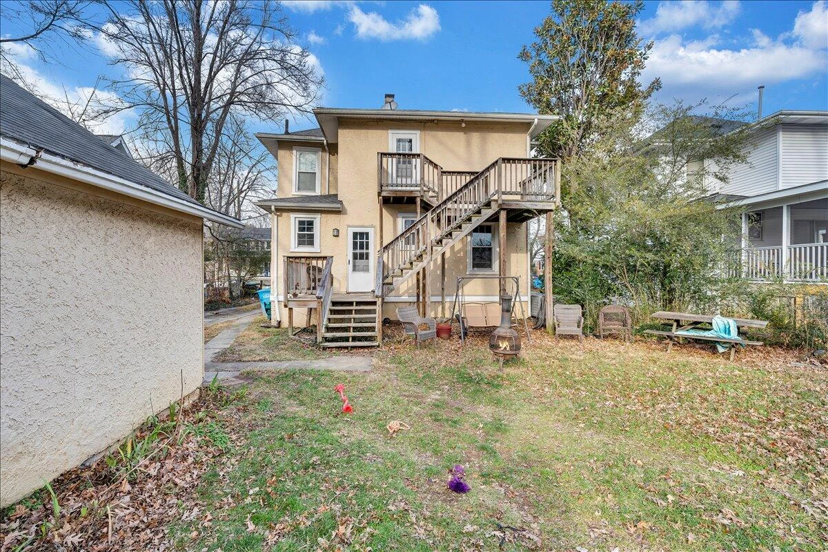 2226 Windsor AVE - Photo 36