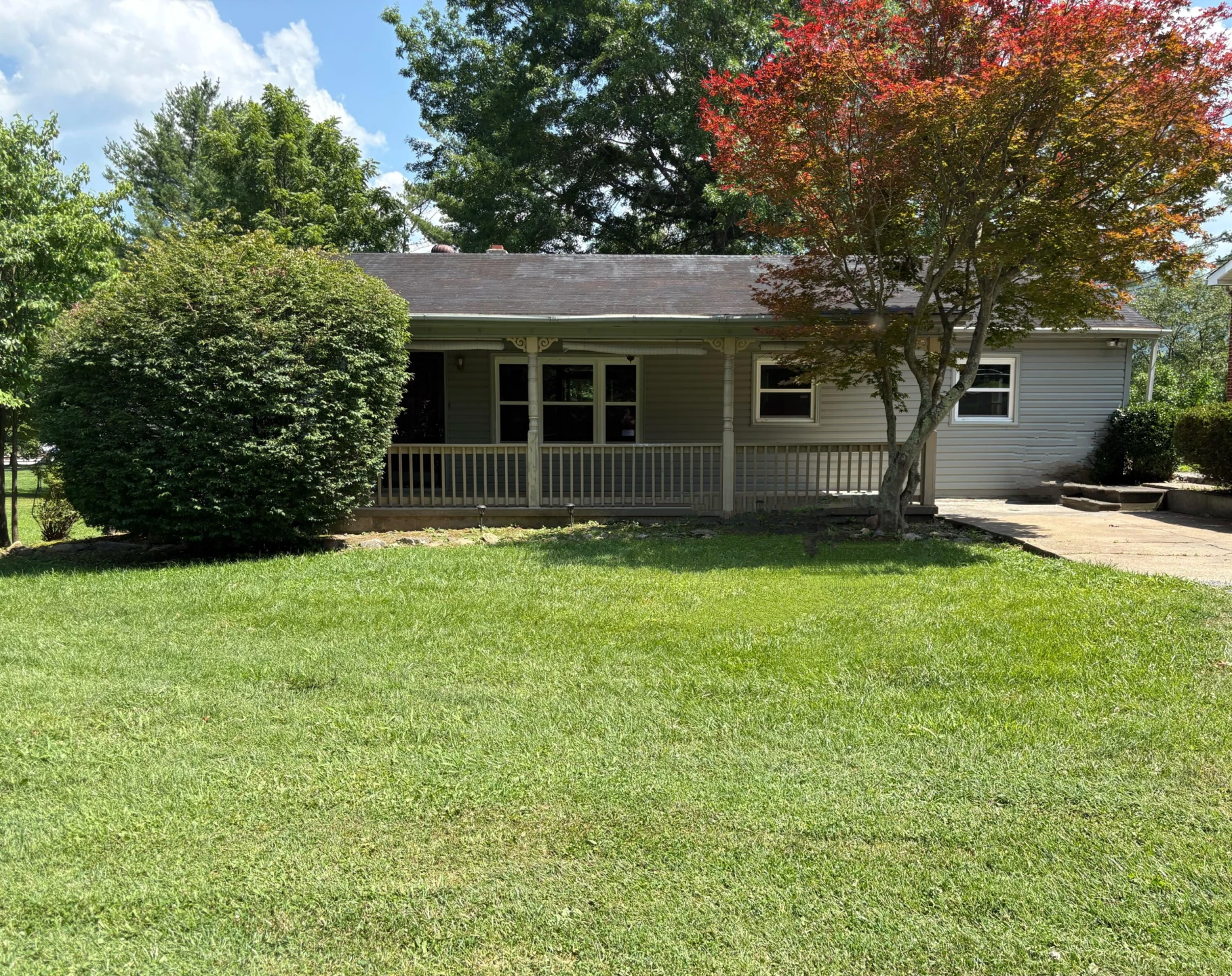 713 Rose AVE