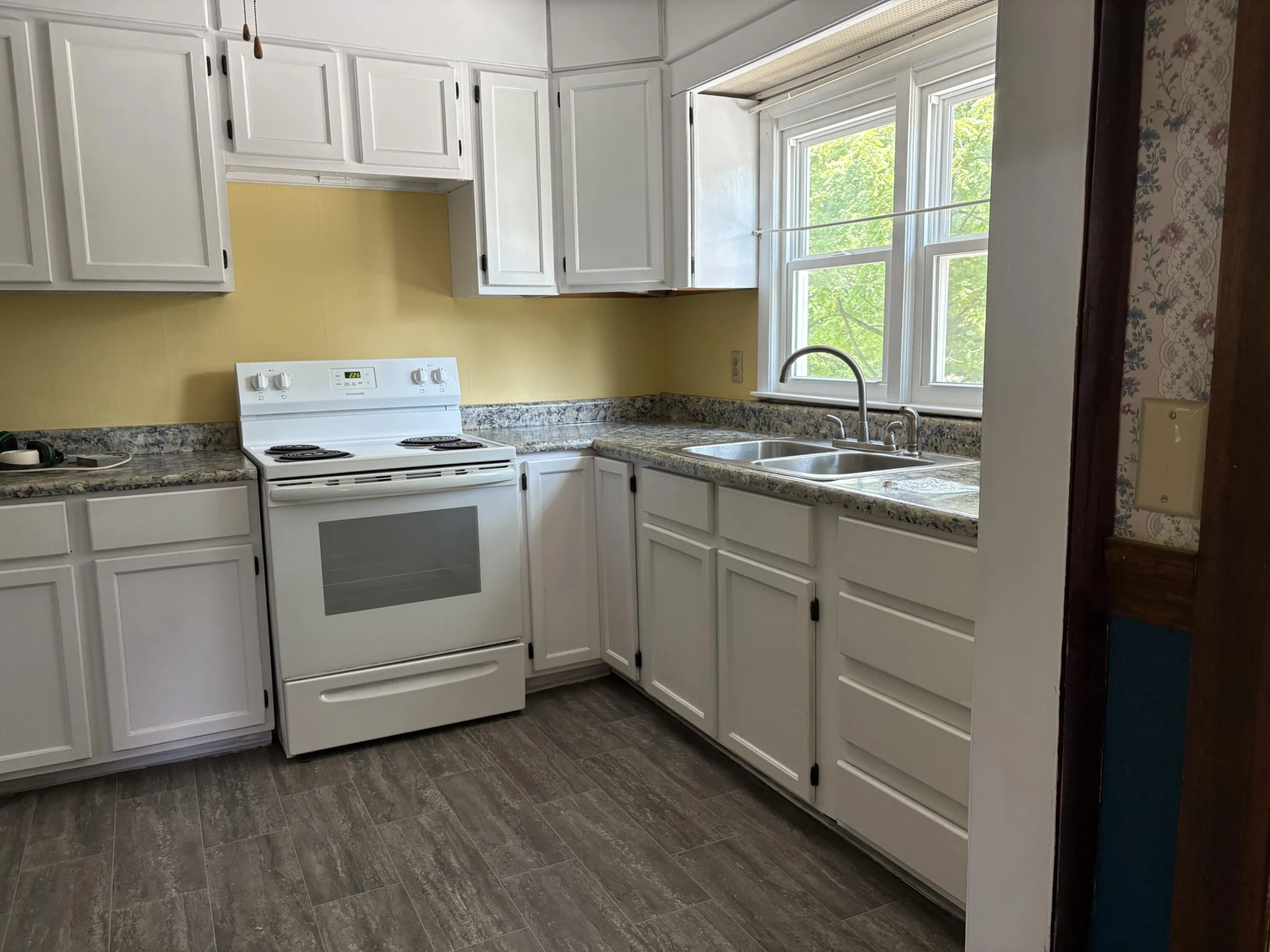 713 Rose AVE - Photo 8