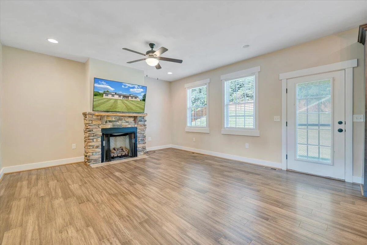 3141 Trinity RD - Photo 6
