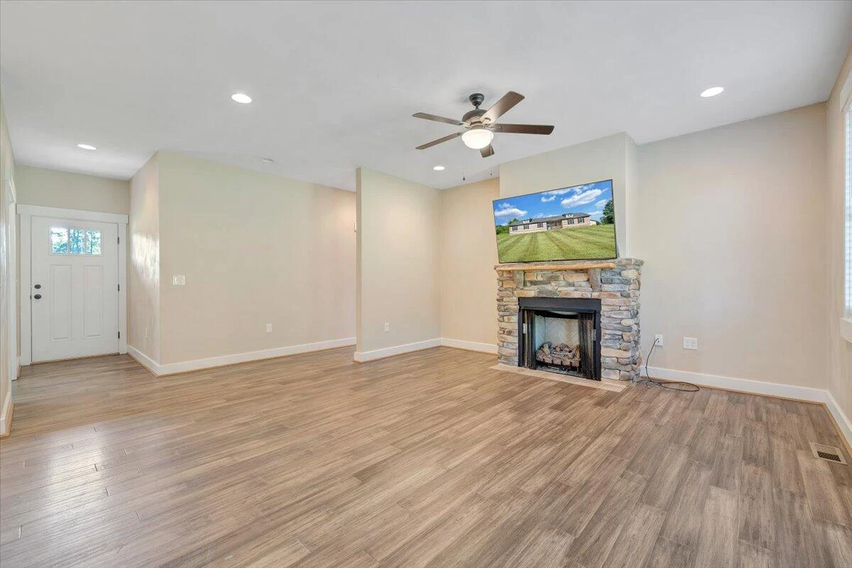 3141 Trinity RD - Photo 8