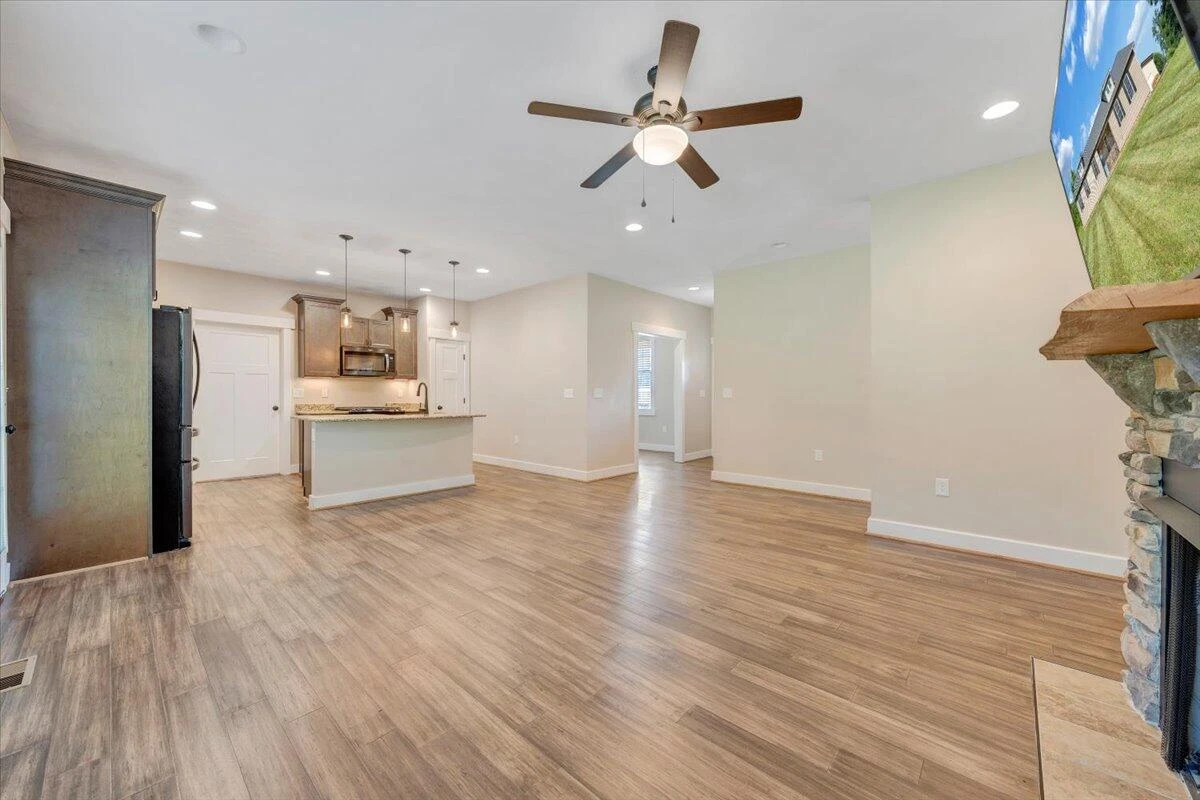 3141 Trinity RD - Photo 9