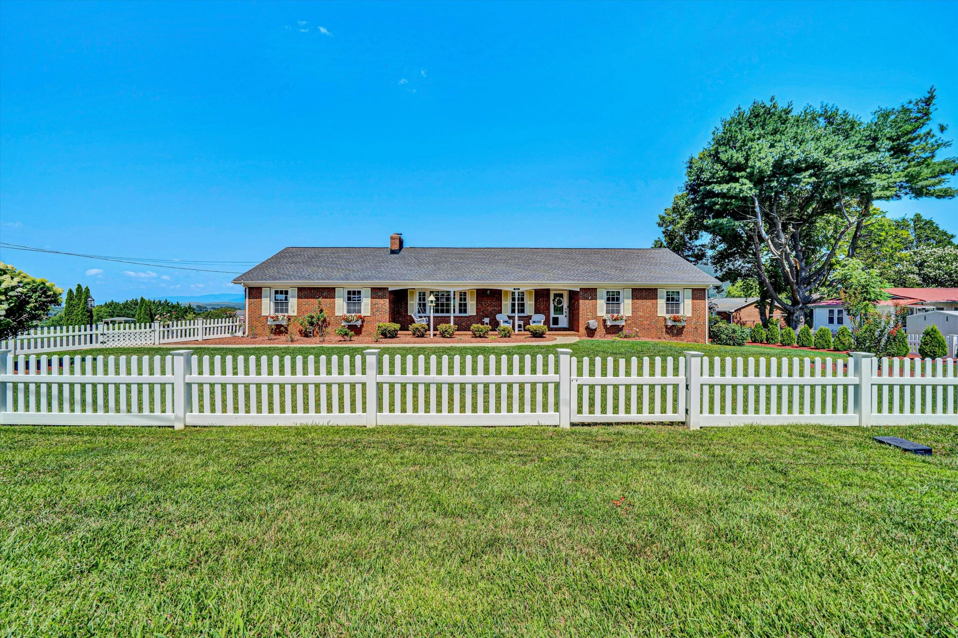 151 Murray CT