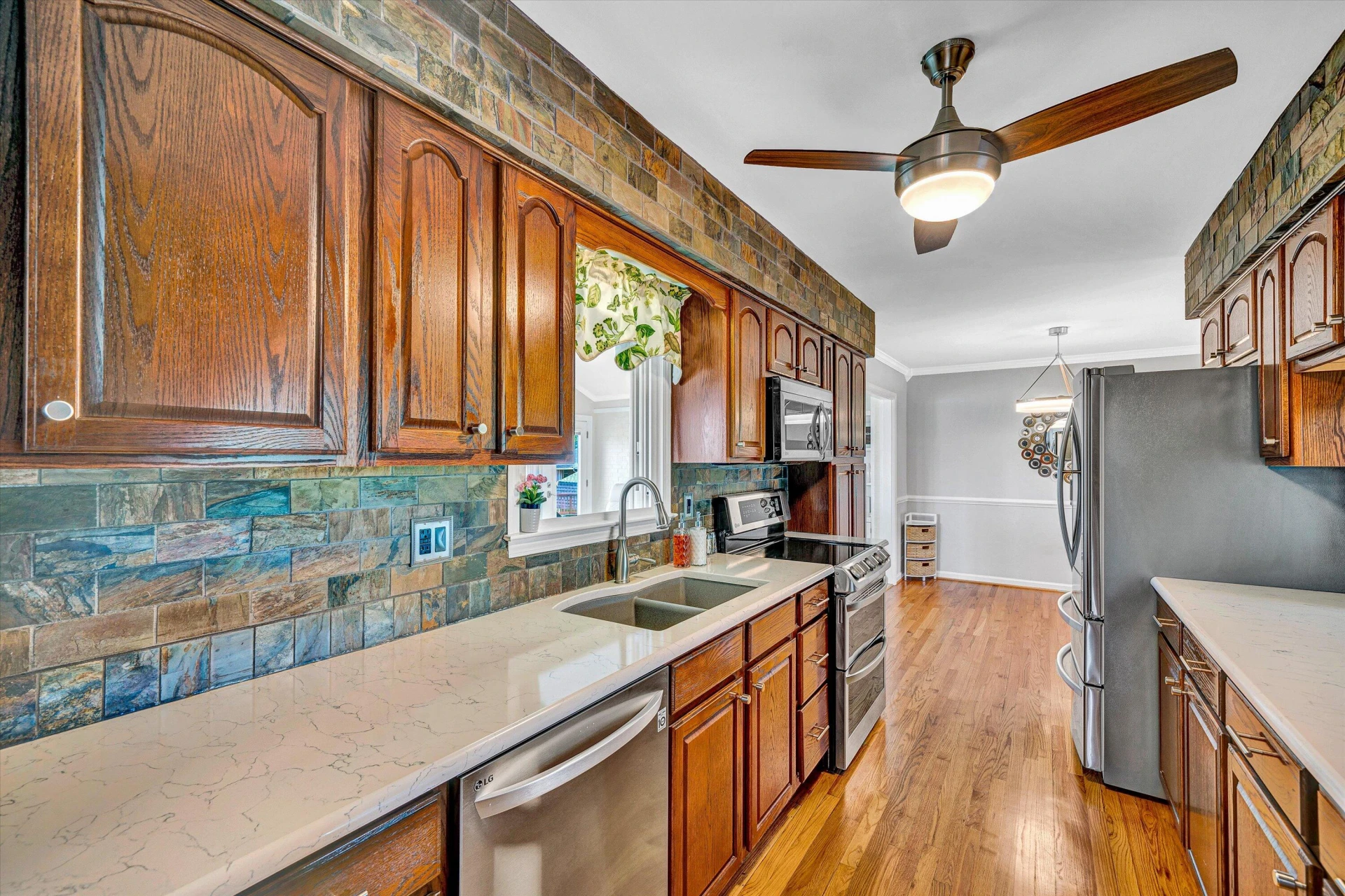 151 Murray CT - Photo 16