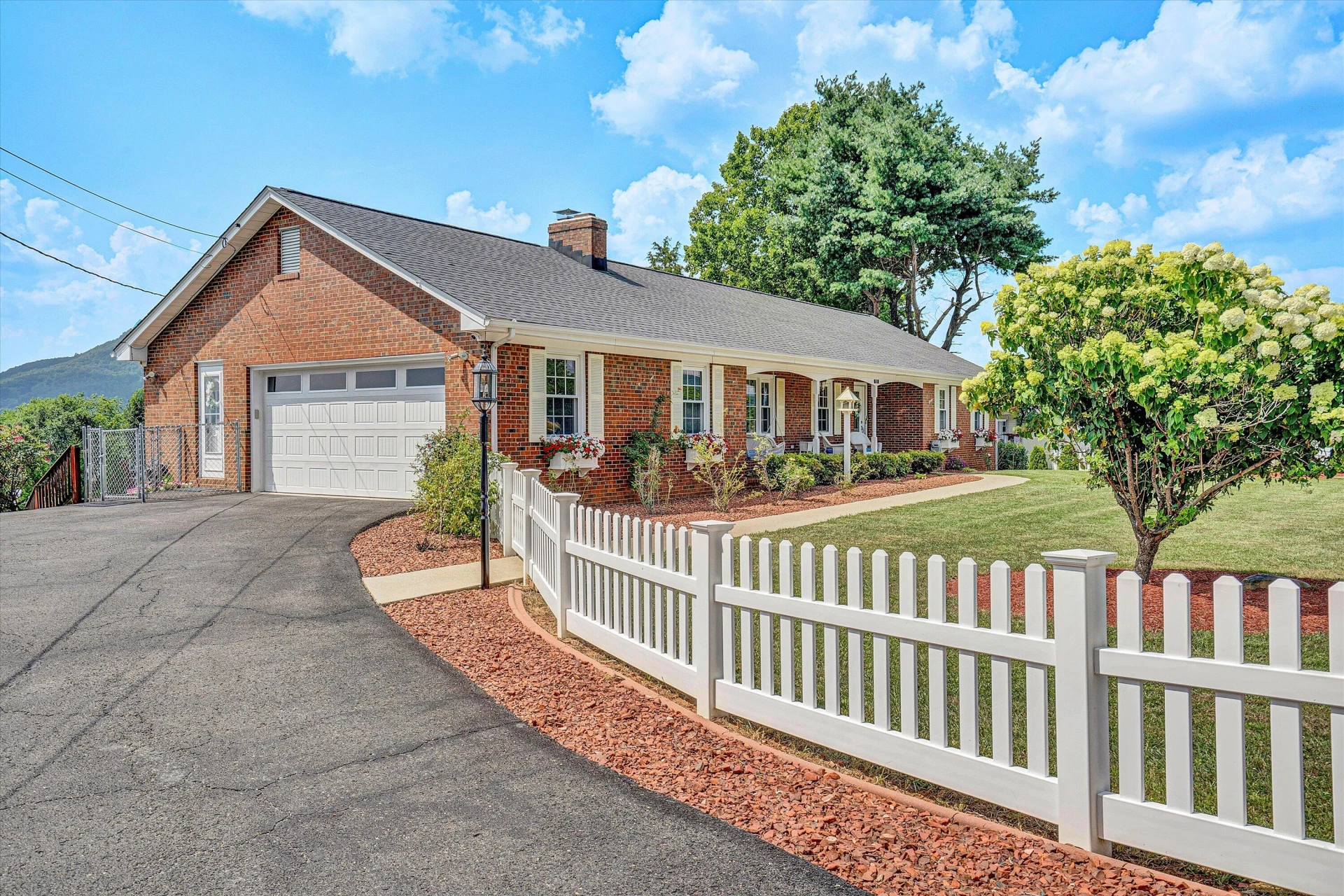 151 Murray CT - Photo 2