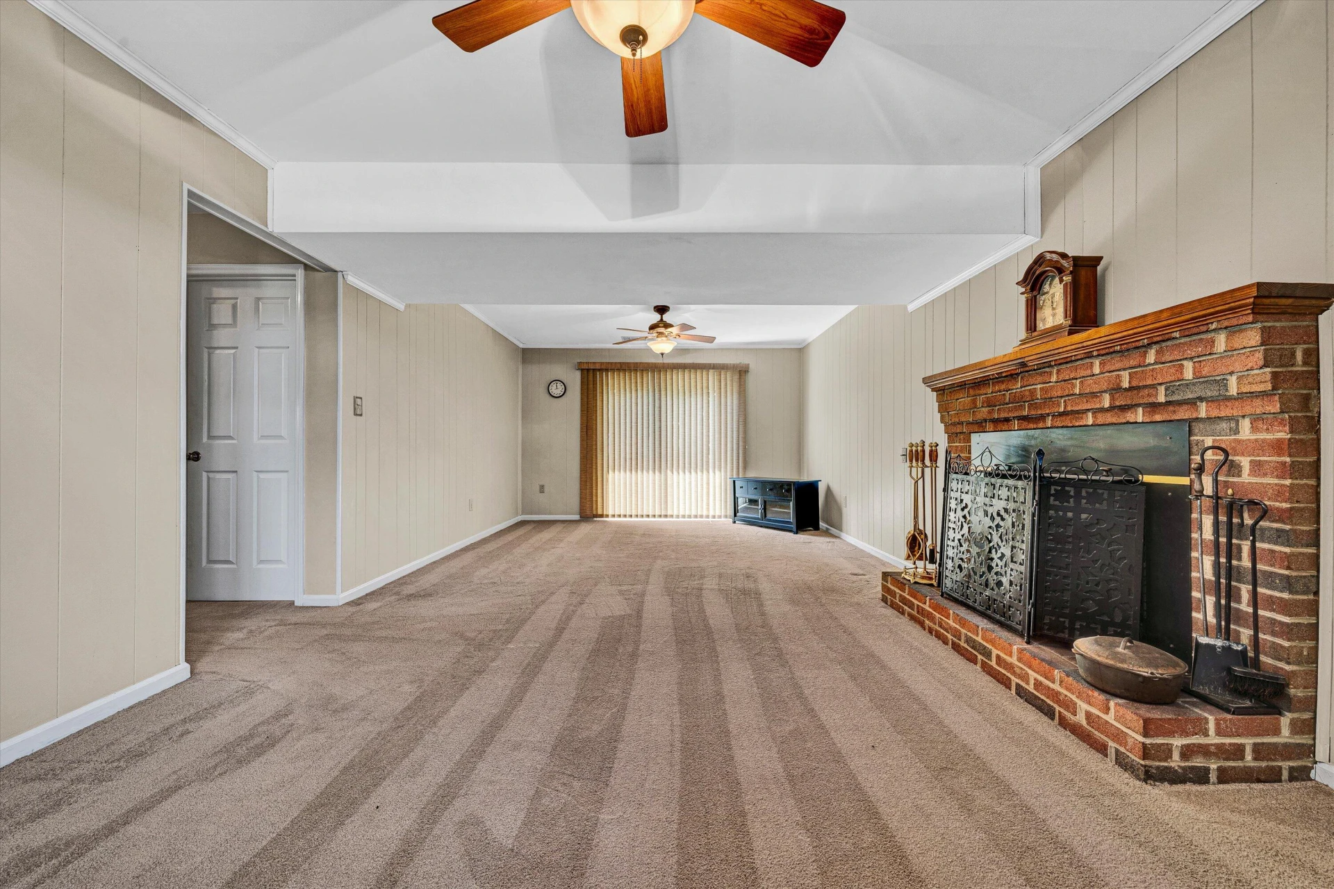 546 Missimer CIR - Photo 15