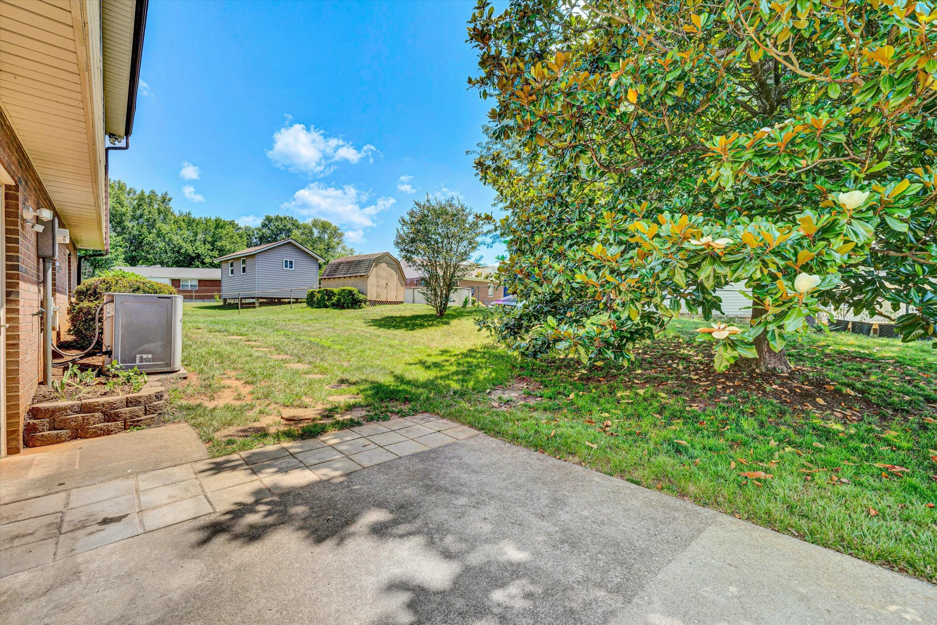 546 Missimer CIR - Photo 24