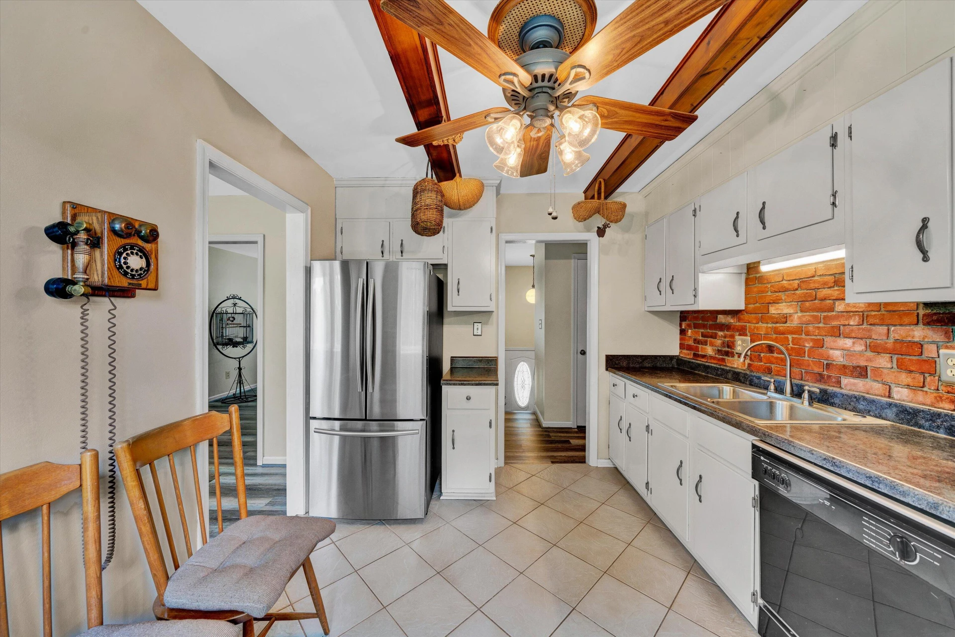 546 Missimer CIR - Photo 8