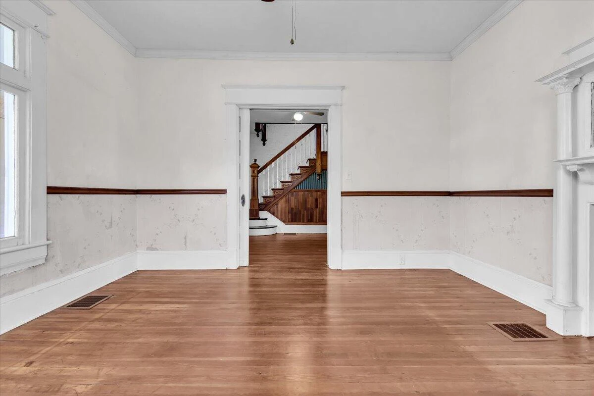 610 18th ST - Photo 16