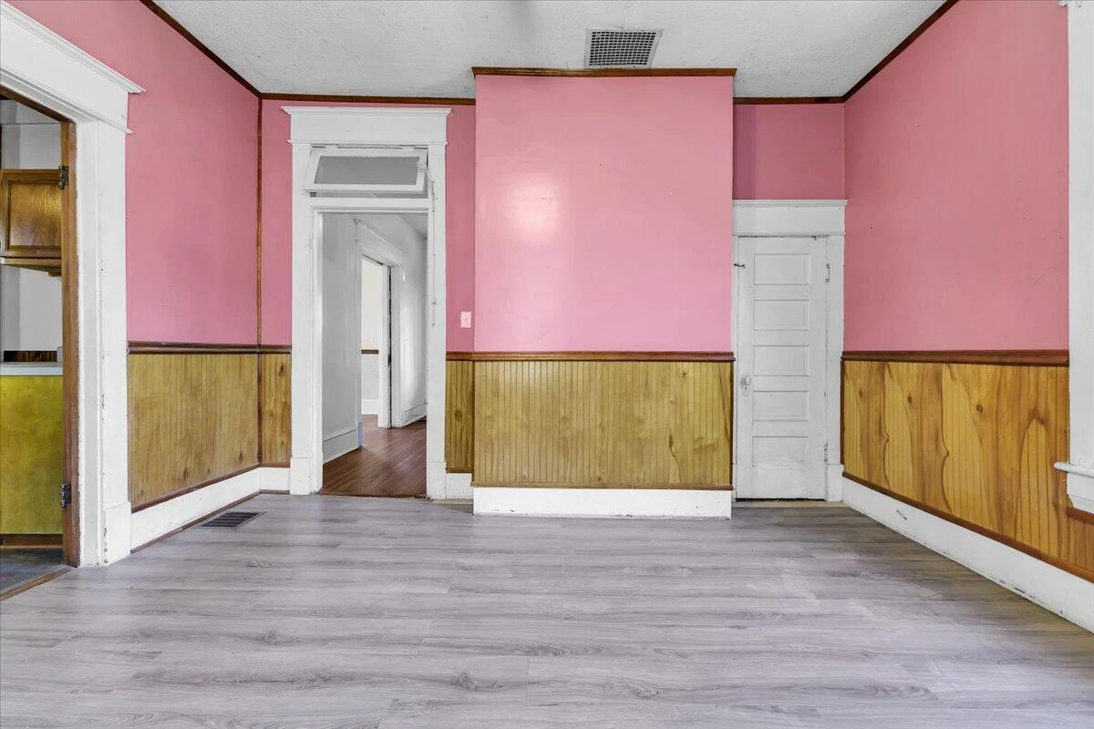 610 18th ST - Photo 19