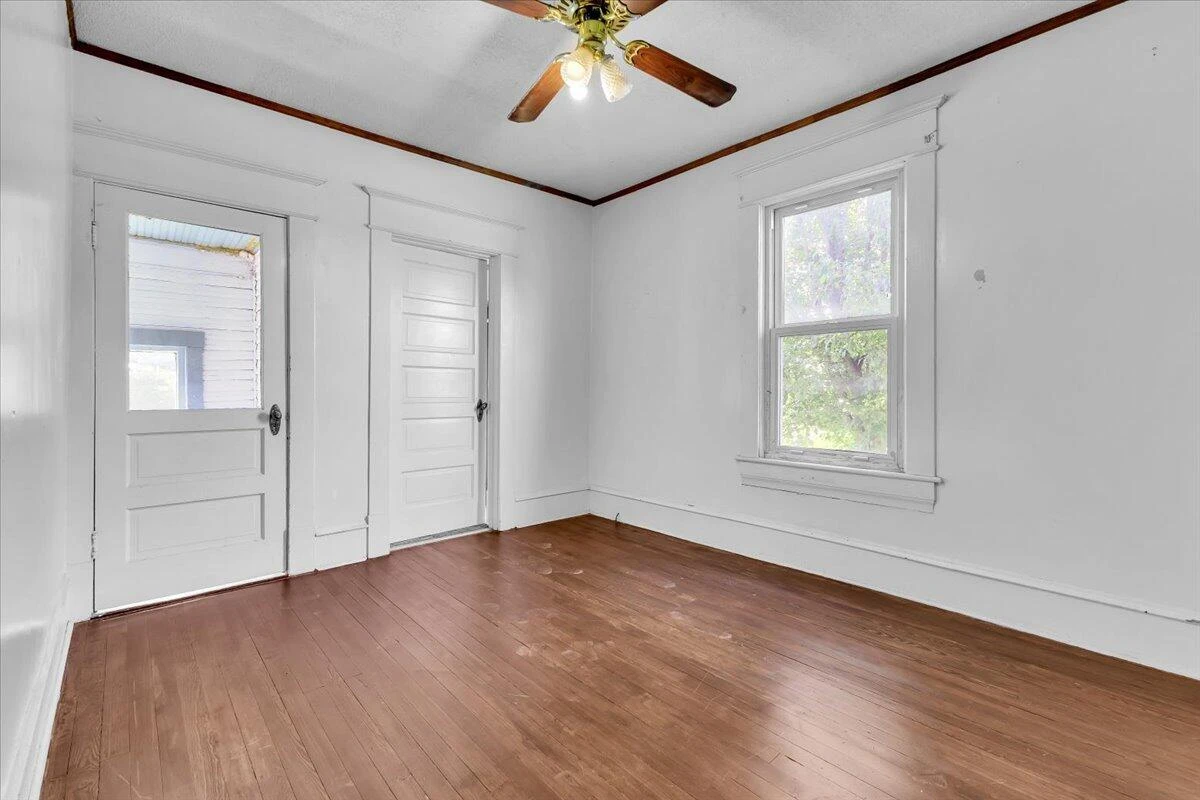 610 18th ST - Photo 31