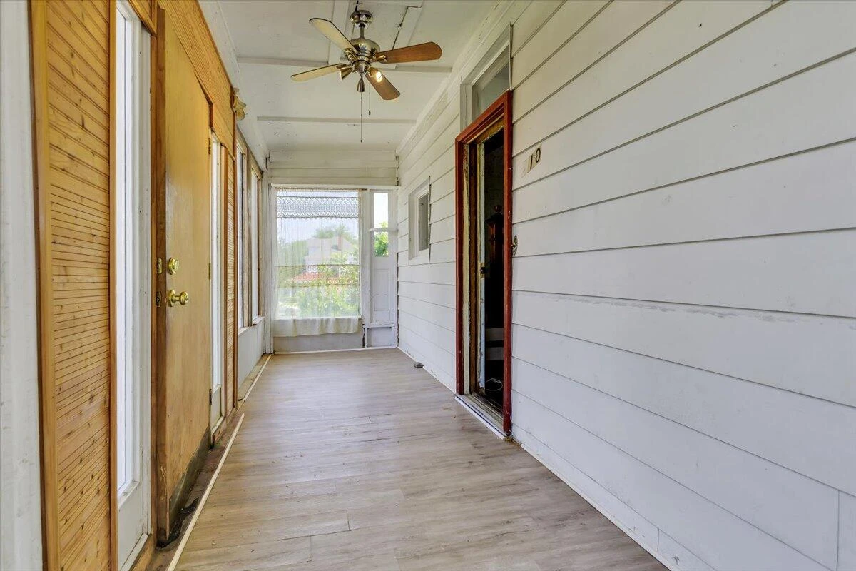 610 18th ST - Photo 13