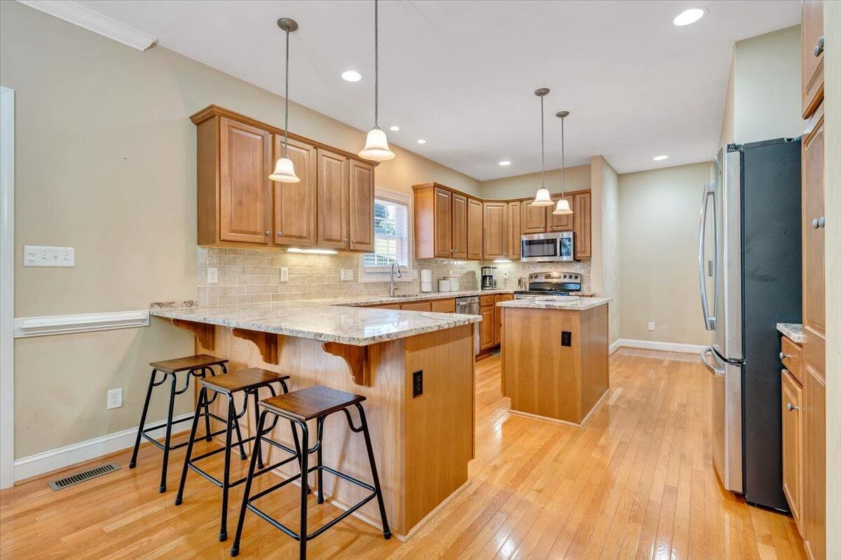 6014 Crumpacker DR - Photo 10