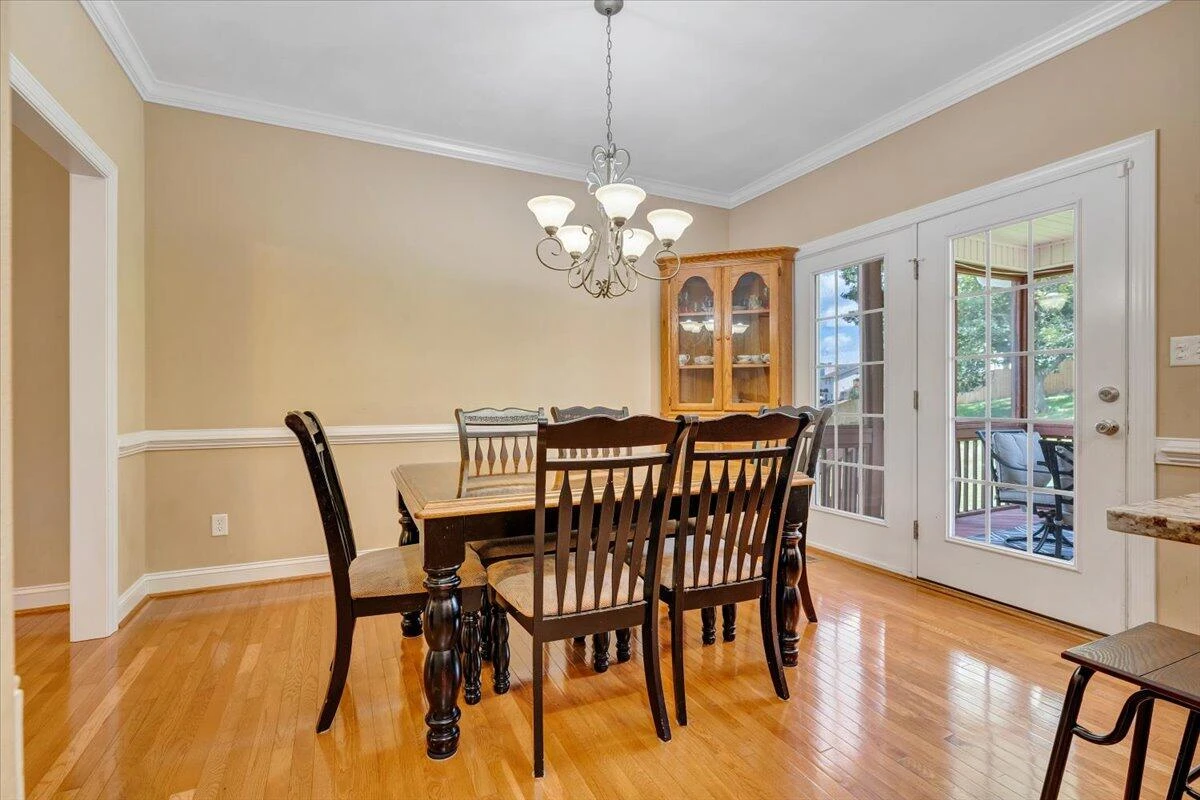6014 Crumpacker DR - Photo 12