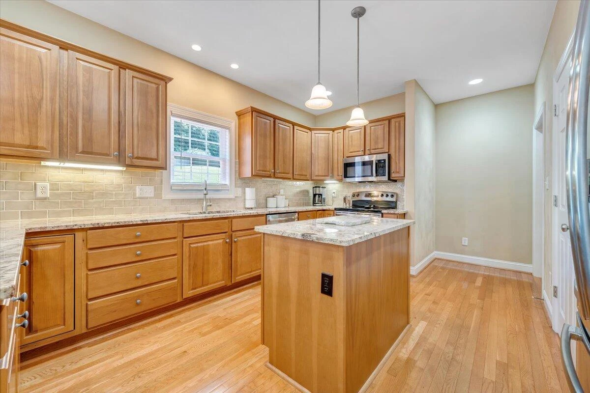 6014 Crumpacker DR - Photo 14