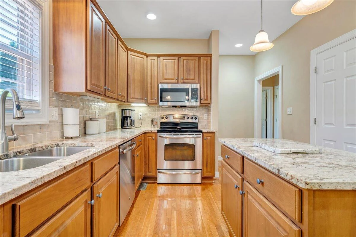 6014 Crumpacker DR - Photo 15