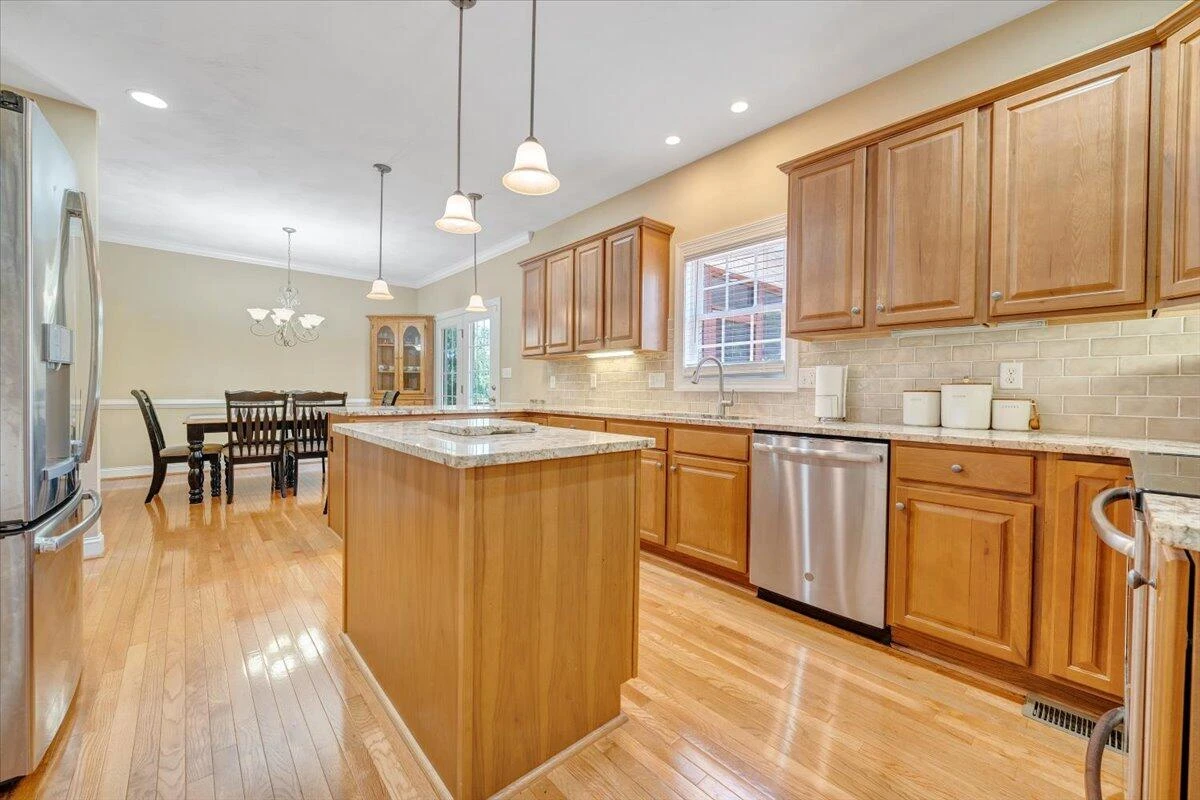 6014 Crumpacker DR - Photo 19