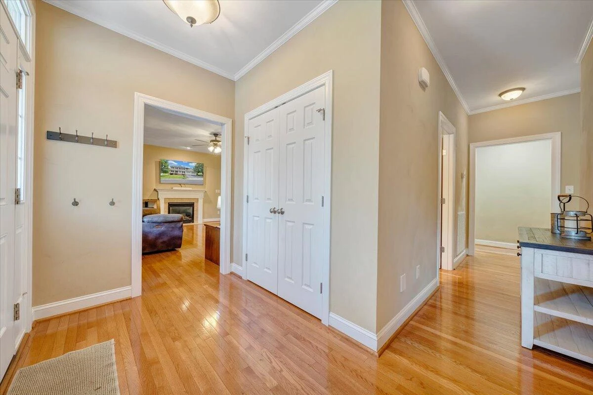 6014 Crumpacker DR - Photo 2