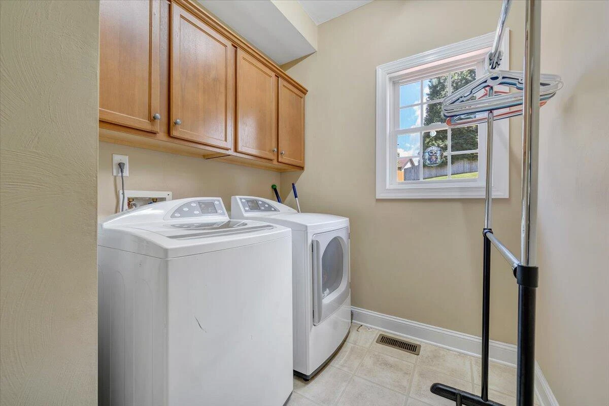 6014 Crumpacker DR - Photo 21