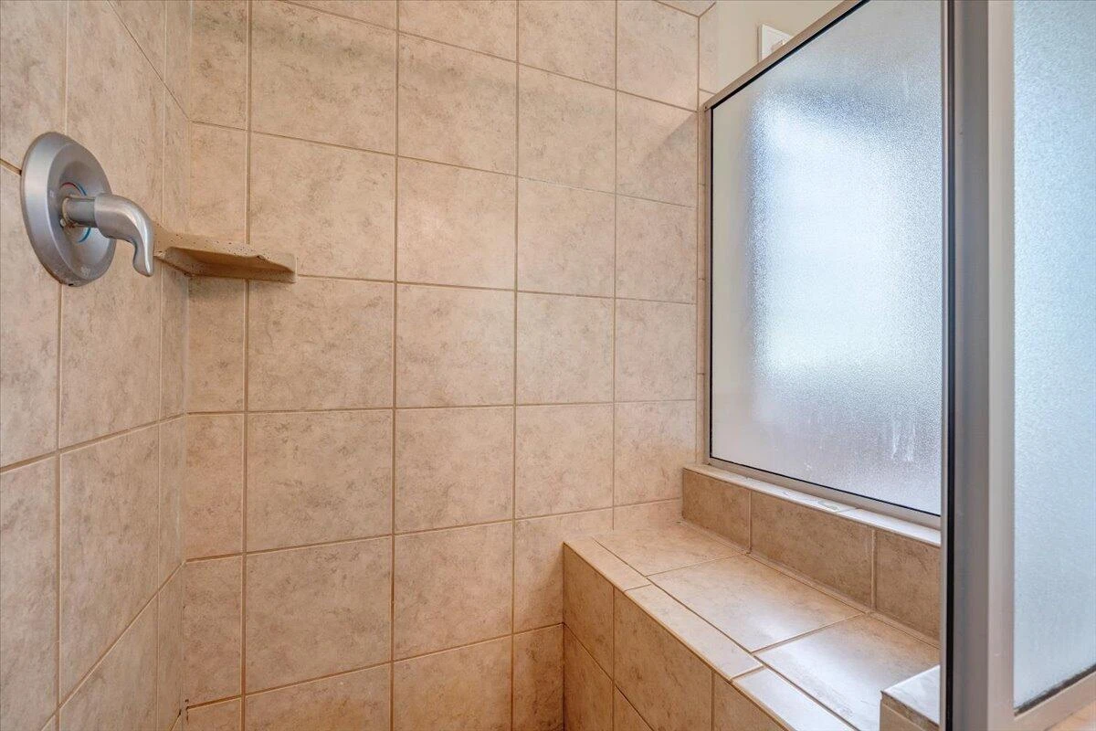 6014 Crumpacker DR - Photo 24