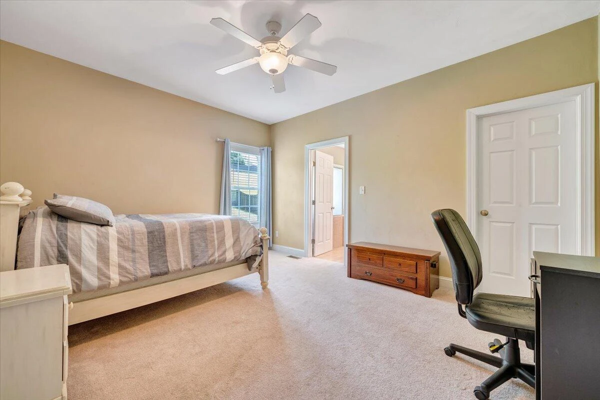 6014 Crumpacker DR - Photo 26
